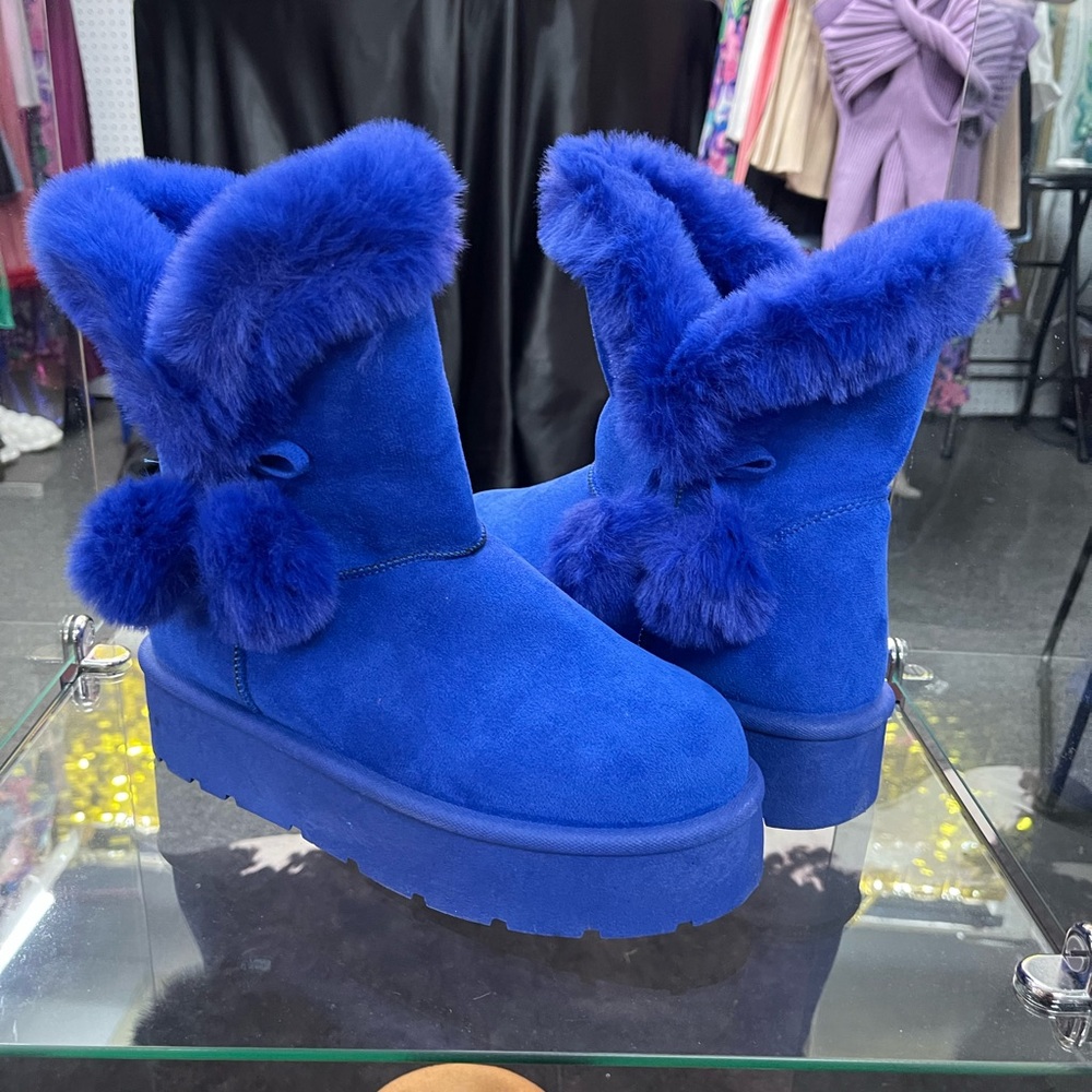 Berry Cute Platform Winter Boots 🩵